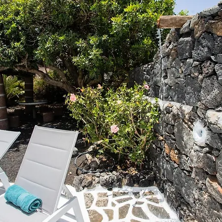 Eslanzarote Testeyna House, Heated Pool, Super Wifi, Sat Tv, View To The Volcanoes *