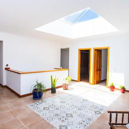 Holiday home Eslanzarote Testeyna House, Heated Pool, Super Wifi, Sat Tv, View To The Volcanoes