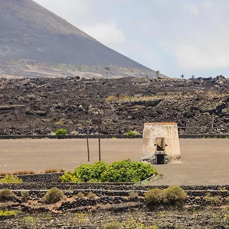 Holiday home Eslanzarote Testeyna House, Heated Pool, Super Wifi, Sat Tv, View To The Volcanoes Tias